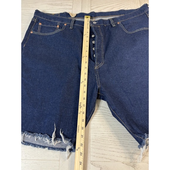 NWT Levi's 501 Men's Classic Fit Blue Denim Shorts with Frayed Hem Size 44 - Picture 6 of 14